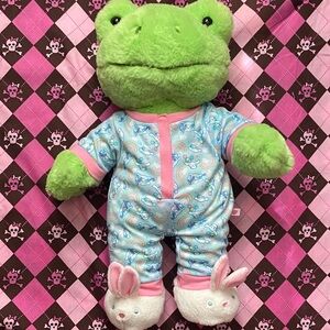 Build a bear frog with pjs and slippers
